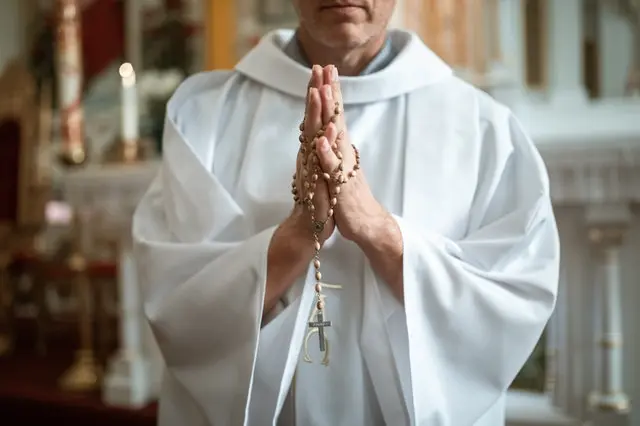 Obispo renunció a su cargo por escándalo sexual